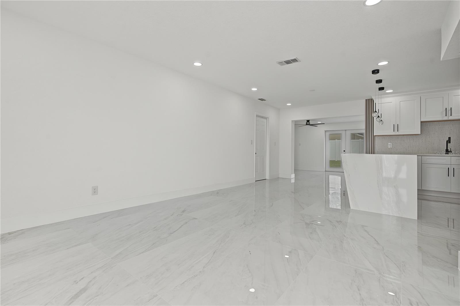 Single Family Residence at 5007 SHETLAND AVE, TAMPA, photo 9 of 35