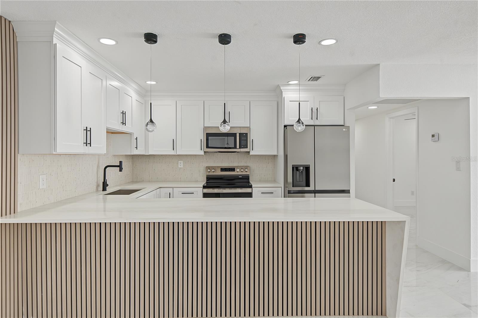 Single Family Residence at 5007 SHETLAND AVE, TAMPA, photo 14 of 35