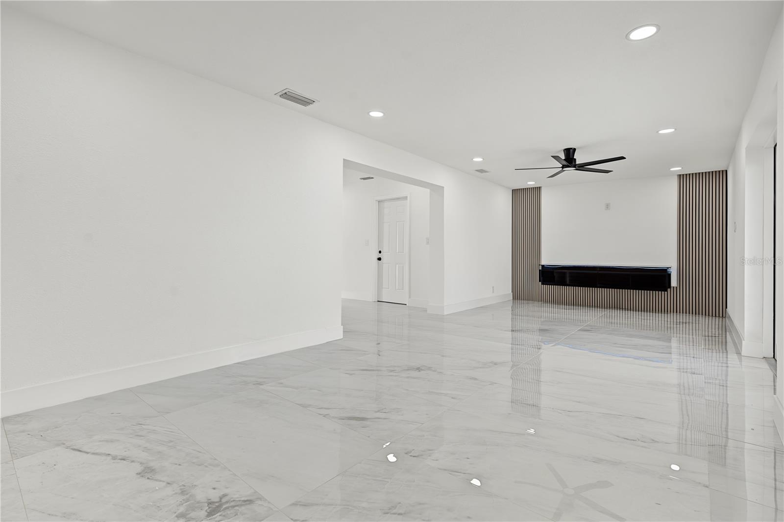 Single Family Residence at 5007 SHETLAND AVE, TAMPA, photo 18 of 35