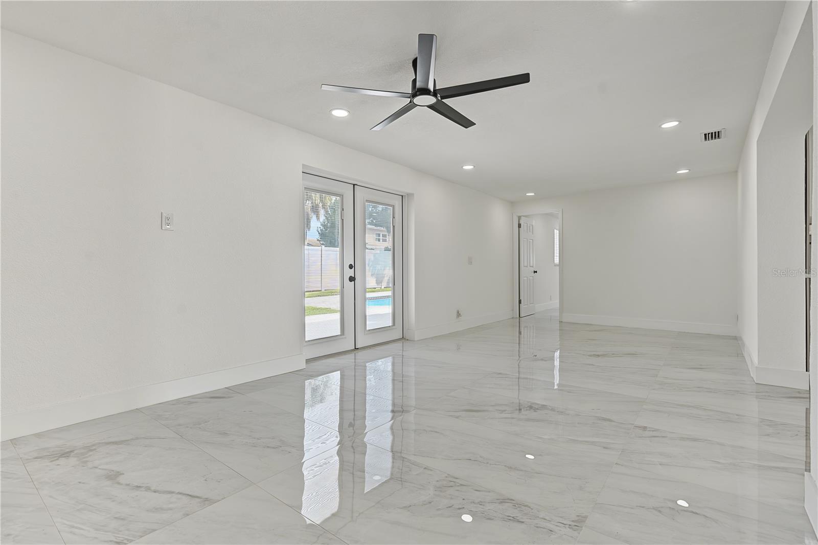 Single Family Residence at 5007 SHETLAND AVE, TAMPA, photo 20 of 35