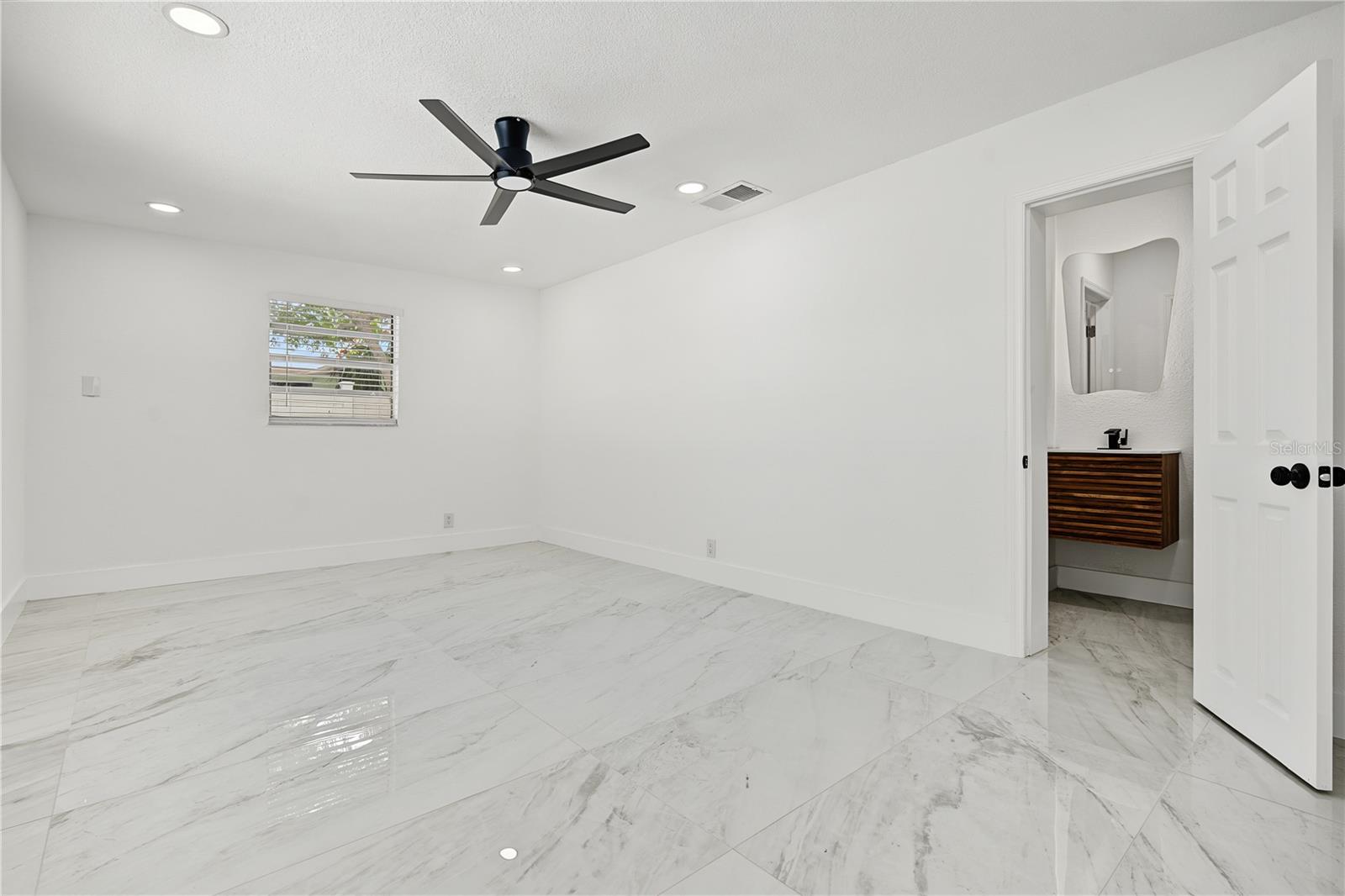 Single Family Residence at 5007 SHETLAND AVE, TAMPA, photo 26 of 35