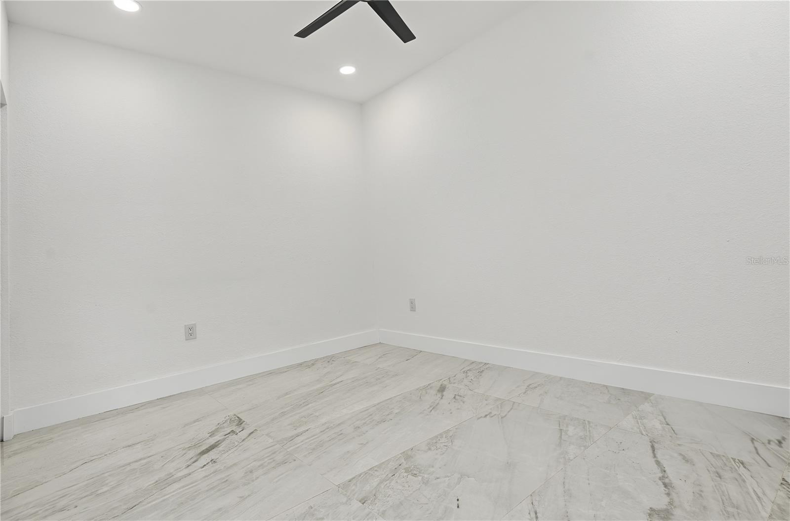 Single Family Residence at 5007 SHETLAND AVE, TAMPA, photo 32 of 35