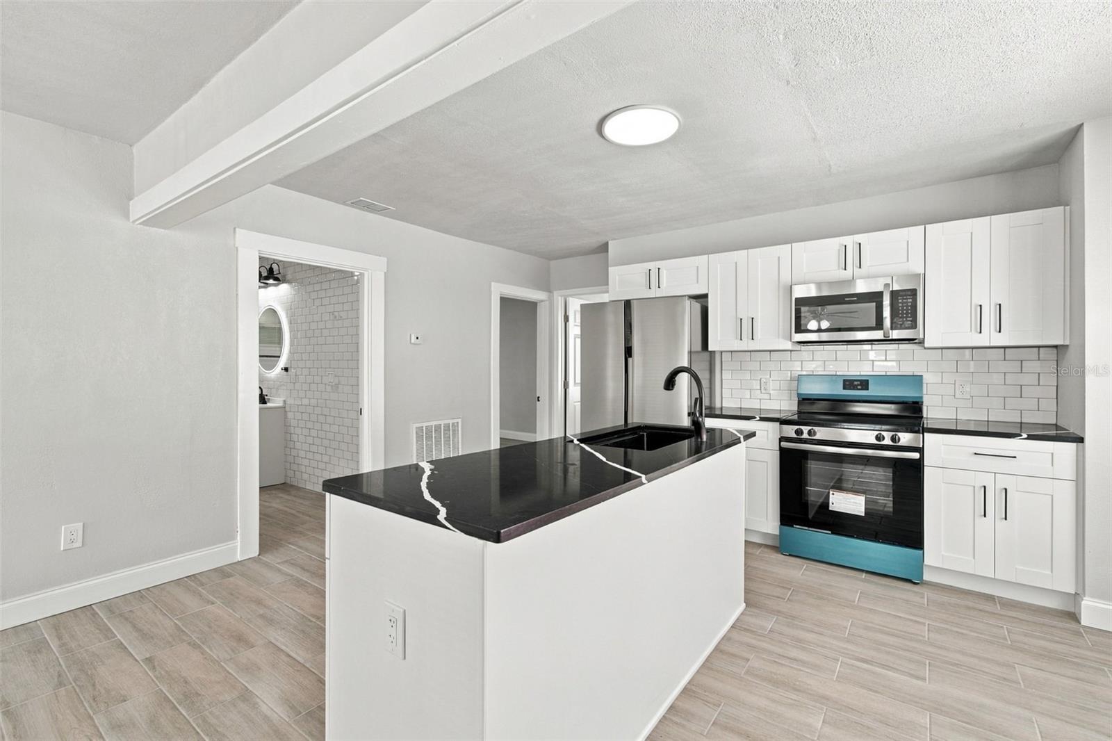Single Family Residence at 2230 9TH AVE W, BRADENTON, photo 33 of 72