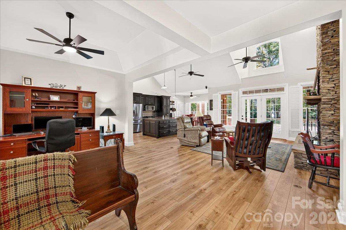 Single Family Residence at 40255 Falconcrest Lane, New London, photo 4 of 28