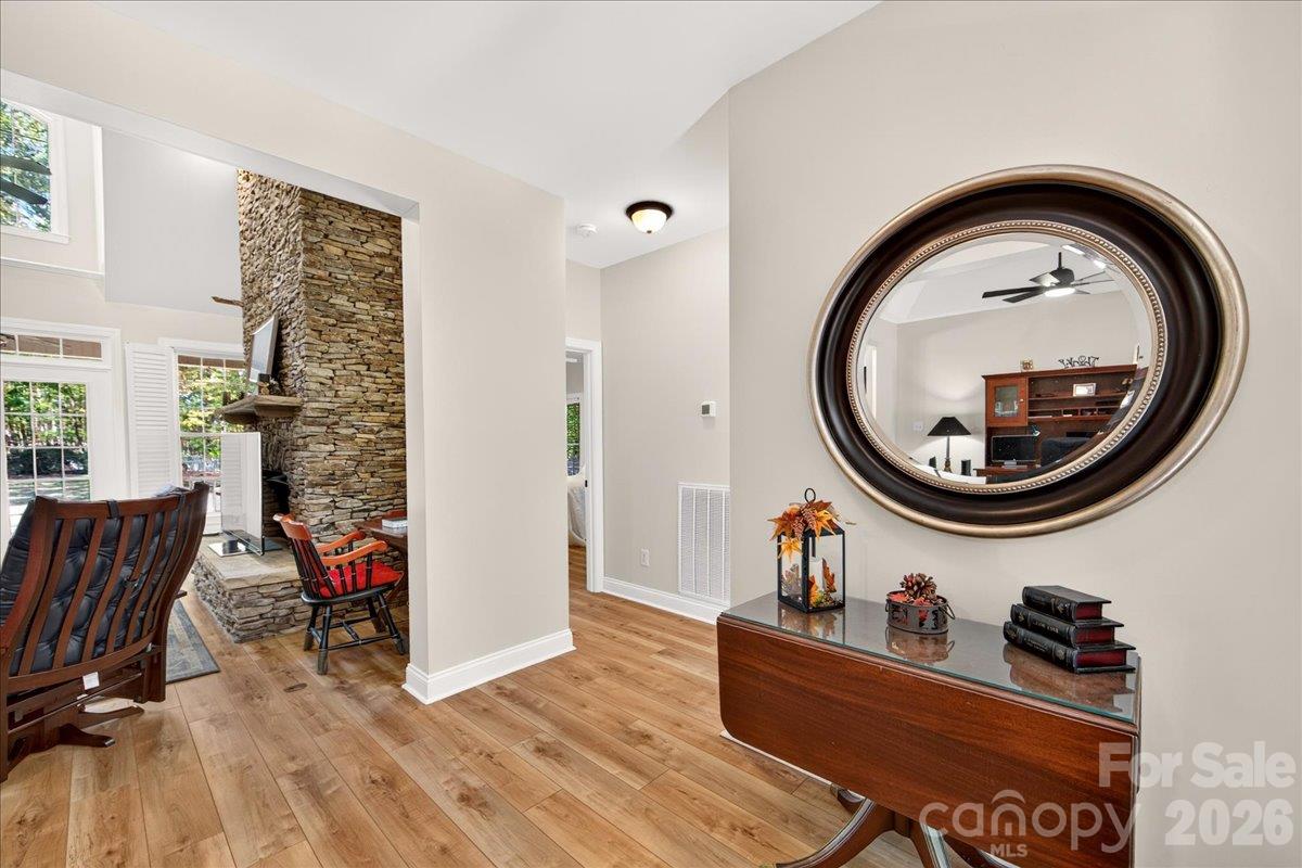Single Family Residence at 40255 Falconcrest Lane, New London, photo 5 of 28