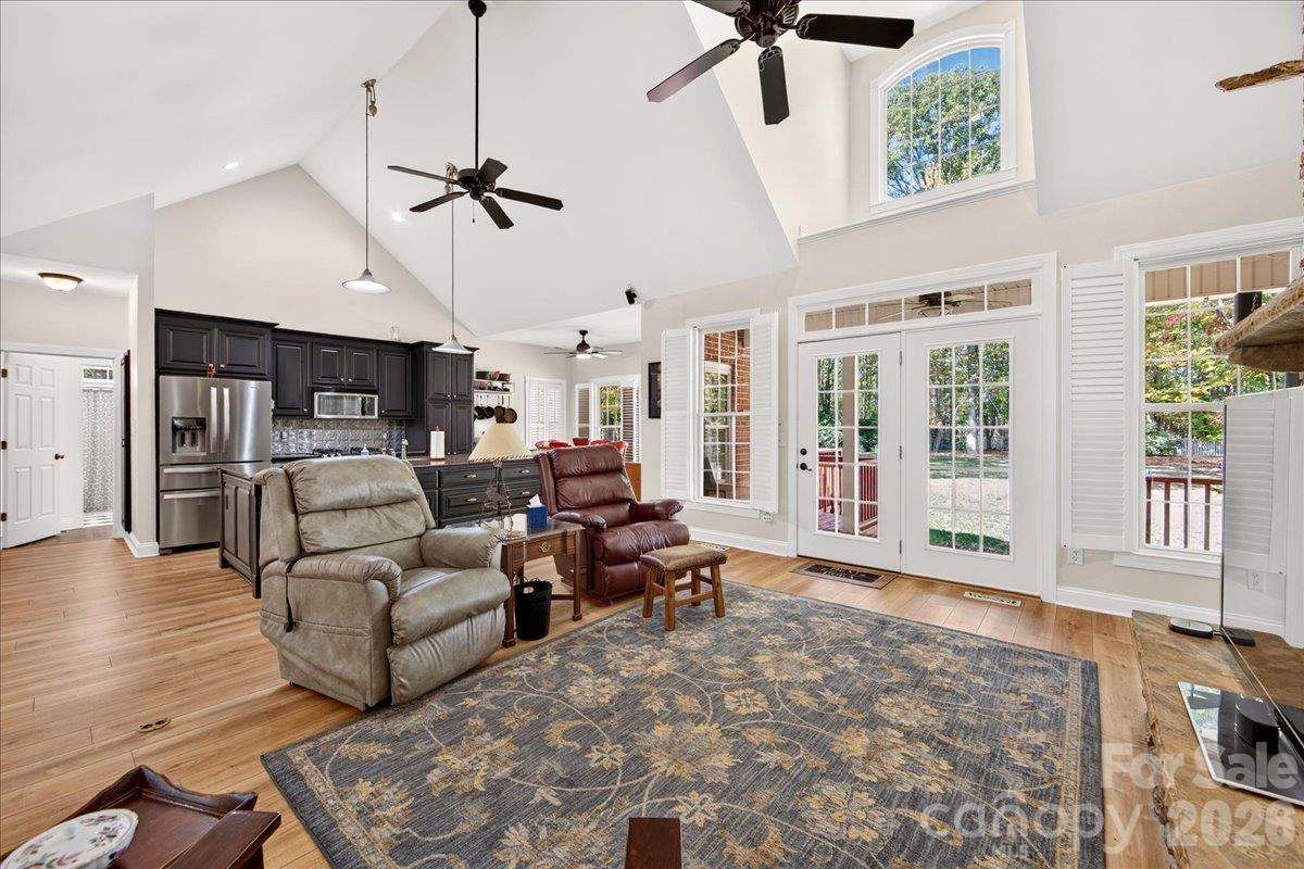 Single Family Residence at 40255 Falconcrest Lane, New London, photo 7 of 28