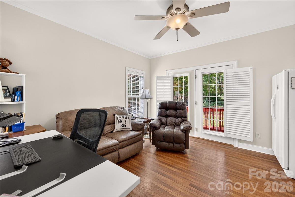 Single Family Residence at 40255 Falconcrest Lane, New London, photo 16 of 28