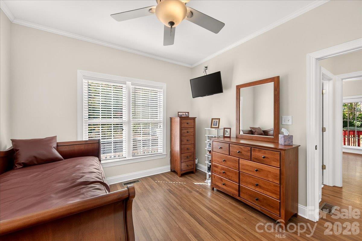 Single Family Residence at 40255 Falconcrest Lane, New London, photo 19 of 28
