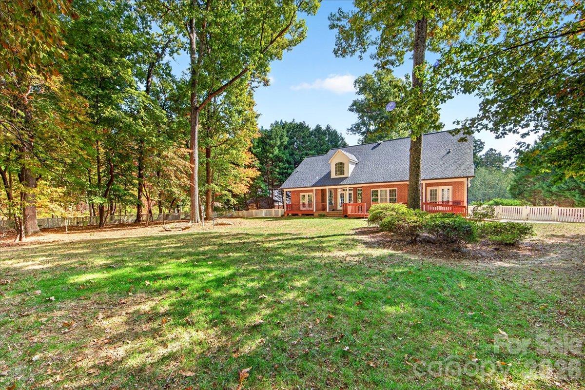 Single Family Residence at 40255 Falconcrest Lane, New London, photo 24 of 28