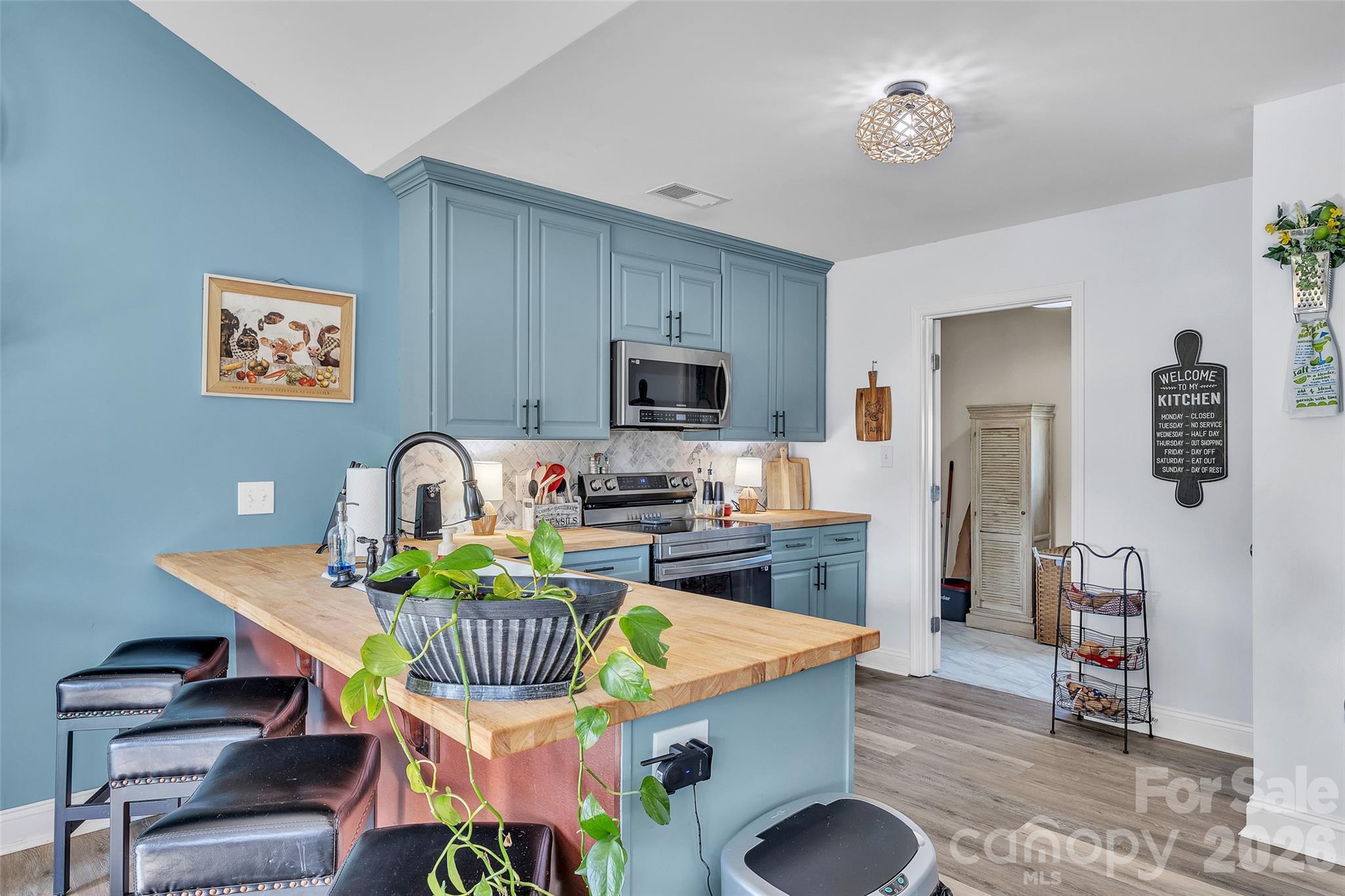 Single Family Residence at 308 1st Avenue E, China Grove, photo 10 of 36