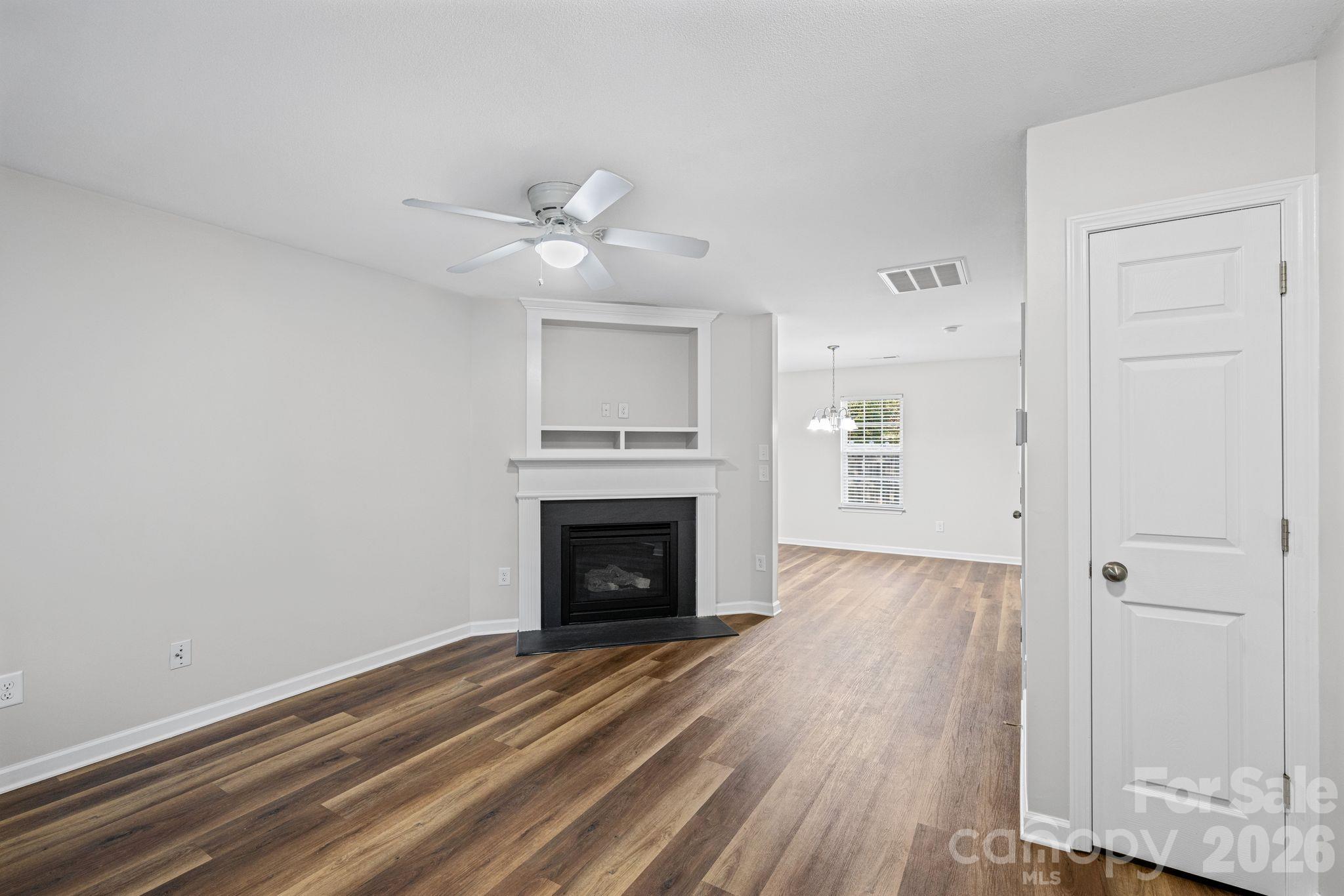 Single Family Residence at 1491 Wakefield Farm Lane, Kernersville, photo 7 of 46