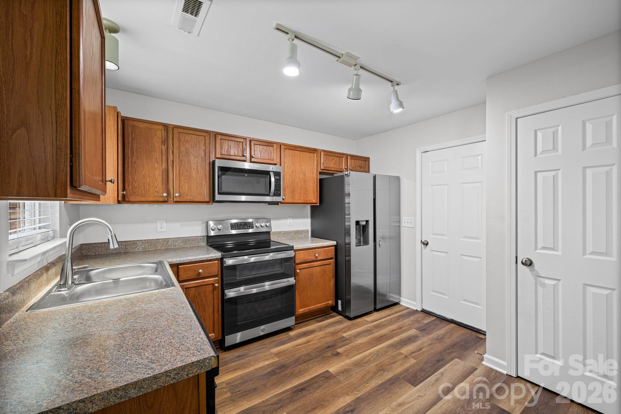 Single Family Residence at 1491 Wakefield Farm Lane, Kernersville, photo 15 of 46