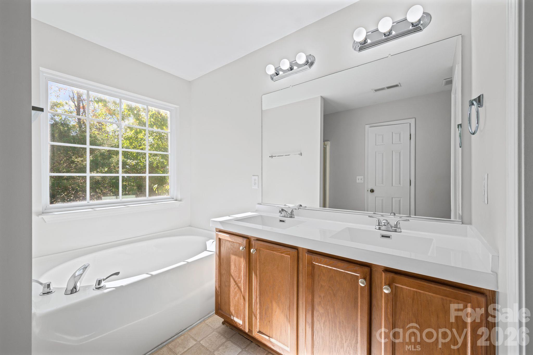 Single Family Residence at 1491 Wakefield Farm Lane, Kernersville, photo 26 of 46