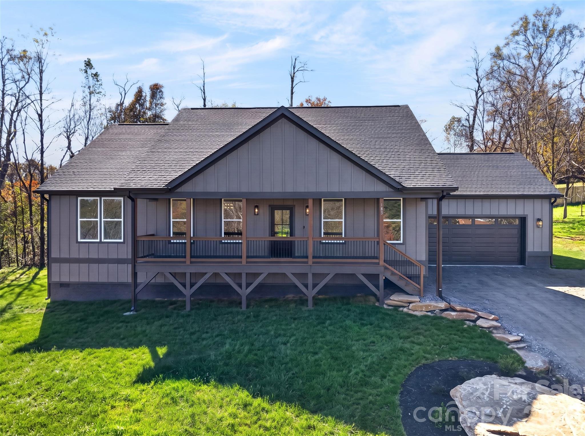 Single Family Residence at 183 Rocky Hill Drive, Hendersonville, photo 2 of 34