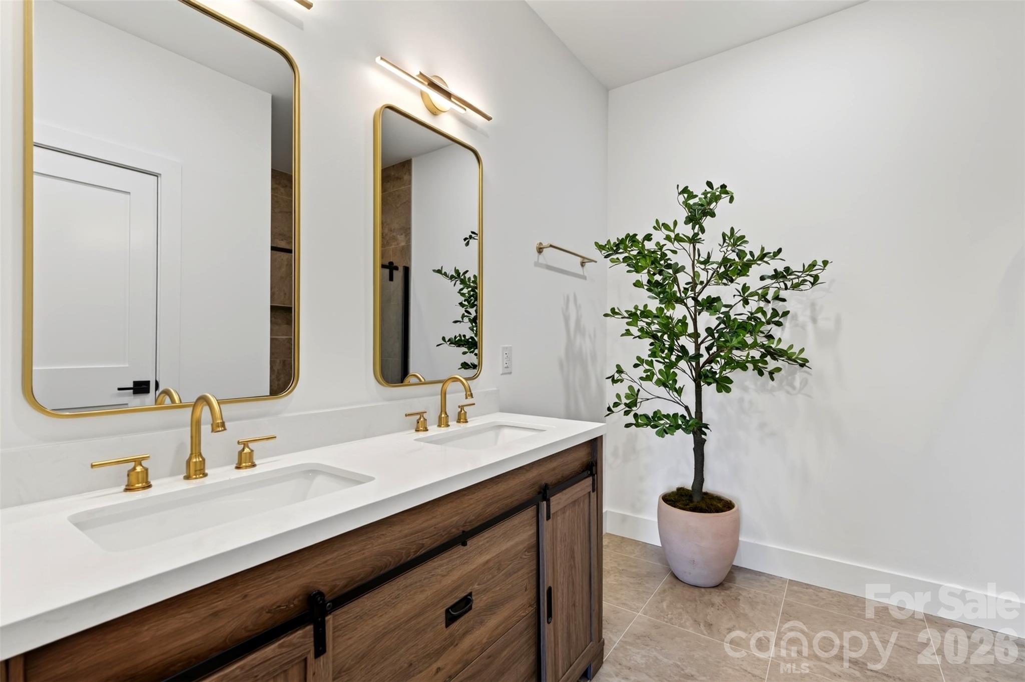 Primary Bath - 183 Rocky Hill Drive, Hendersonville