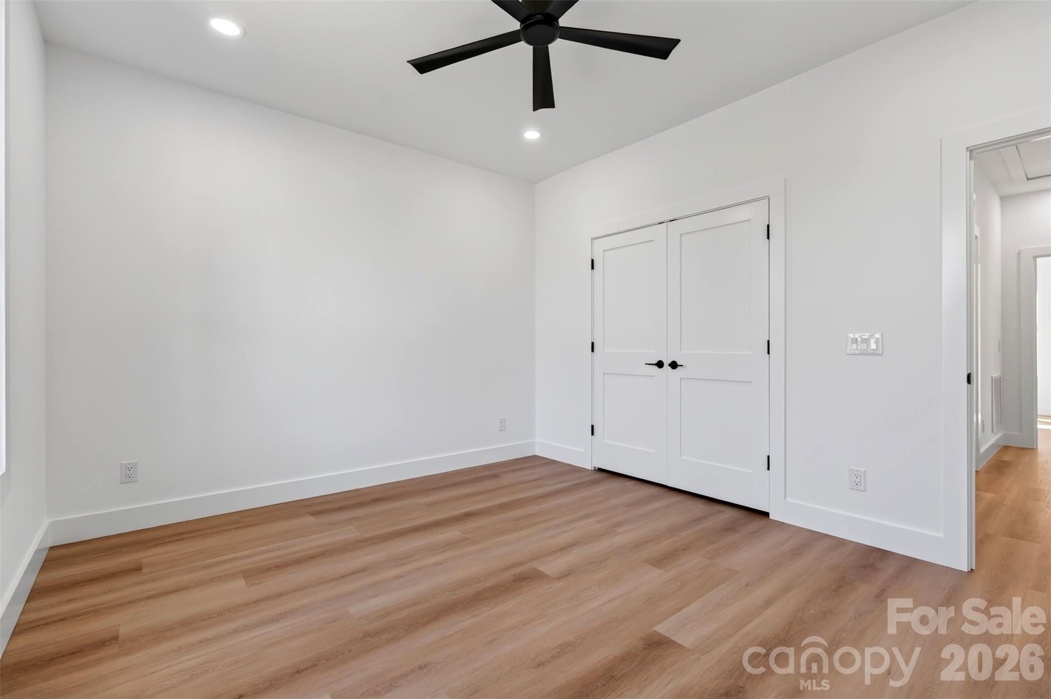 Single Family Residence at 183 Rocky Hill Drive, Hendersonville, photo 20 of 34
