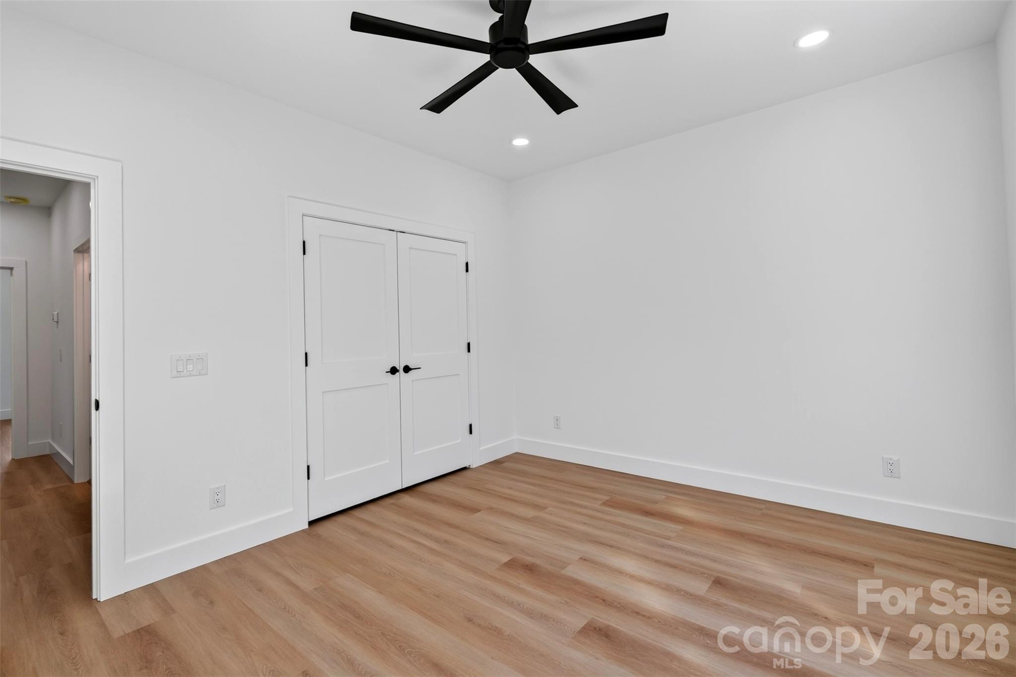 Single Family Residence at 183 Rocky Hill Drive, Hendersonville, photo 25 of 34