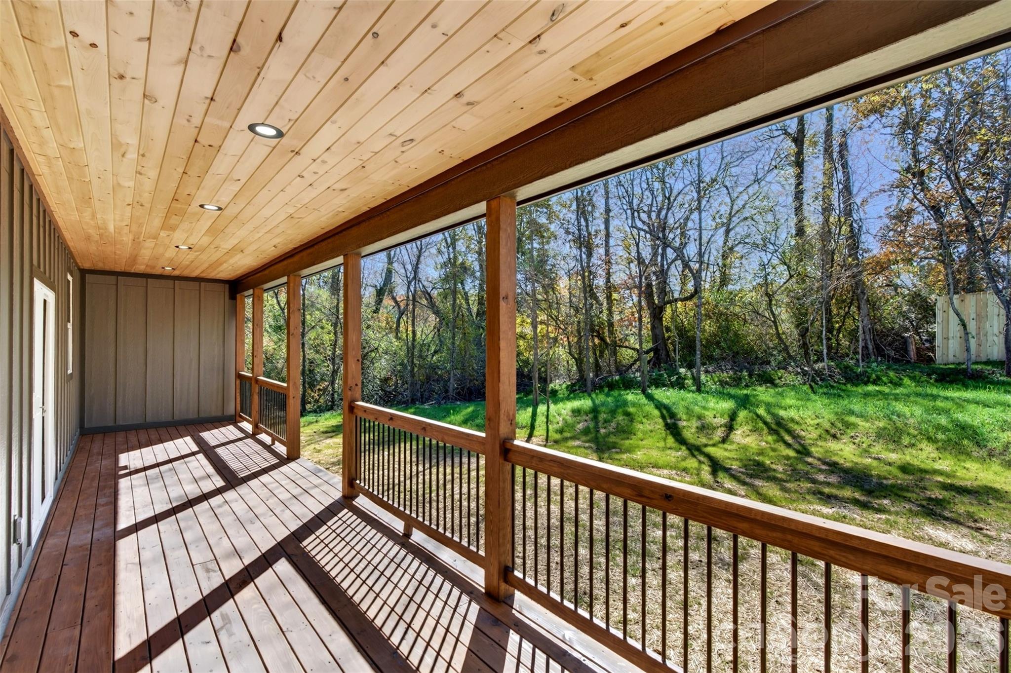 Spacious back deck - 183 Rocky Hill Drive, Hendersonville