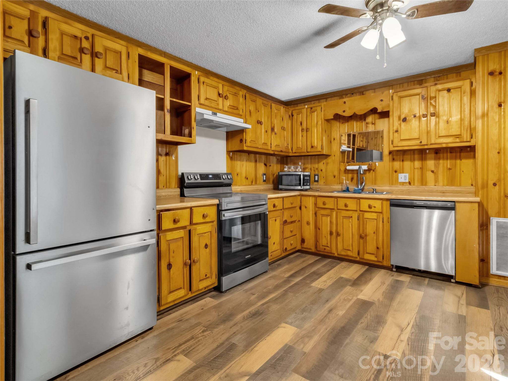 Single Family Residence at 1970 Old Country Road, Waynesville, photo 11 of 43