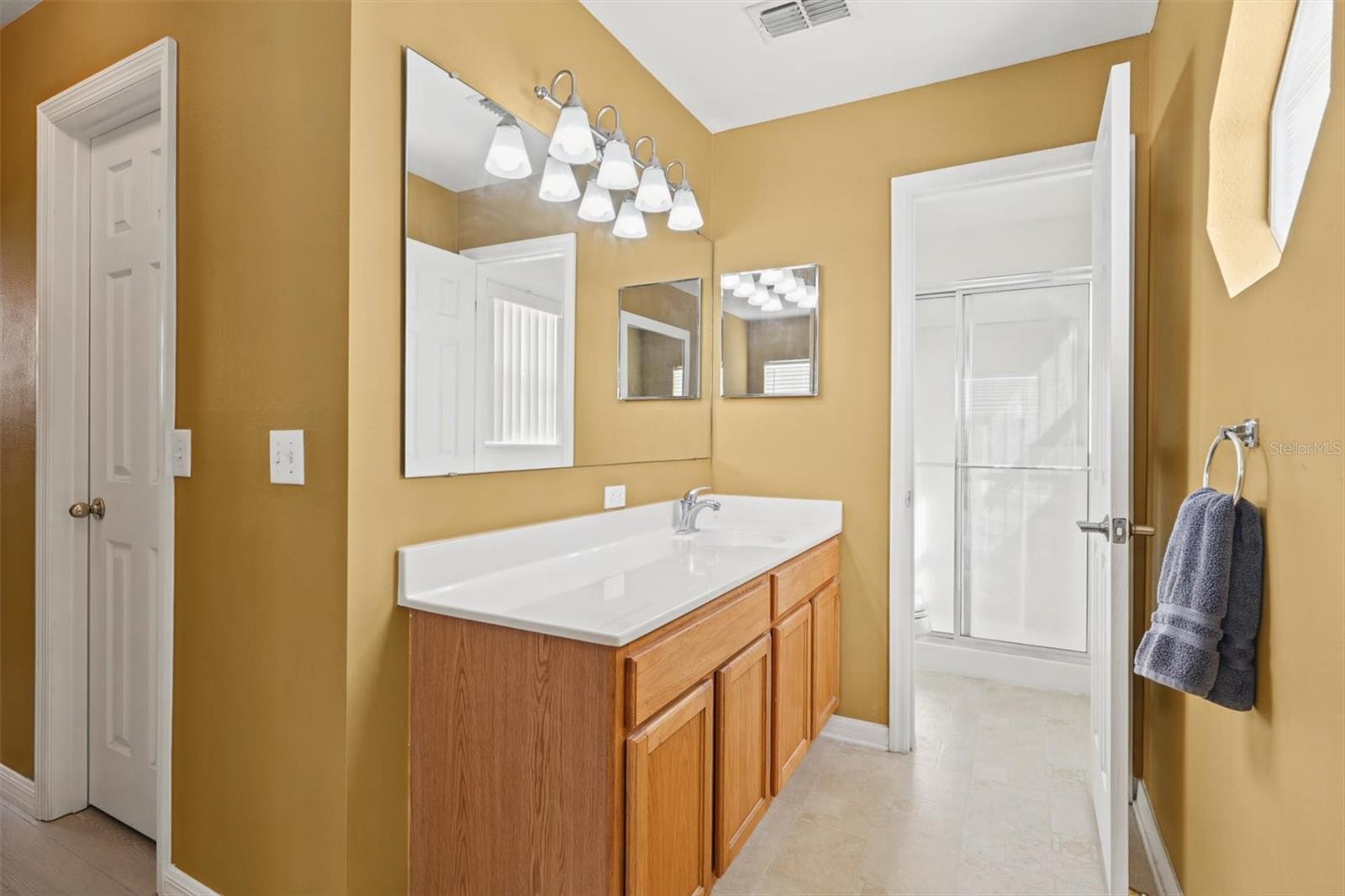 Primary Bathroom - 6052 KALEY DR, WINTER HAVEN