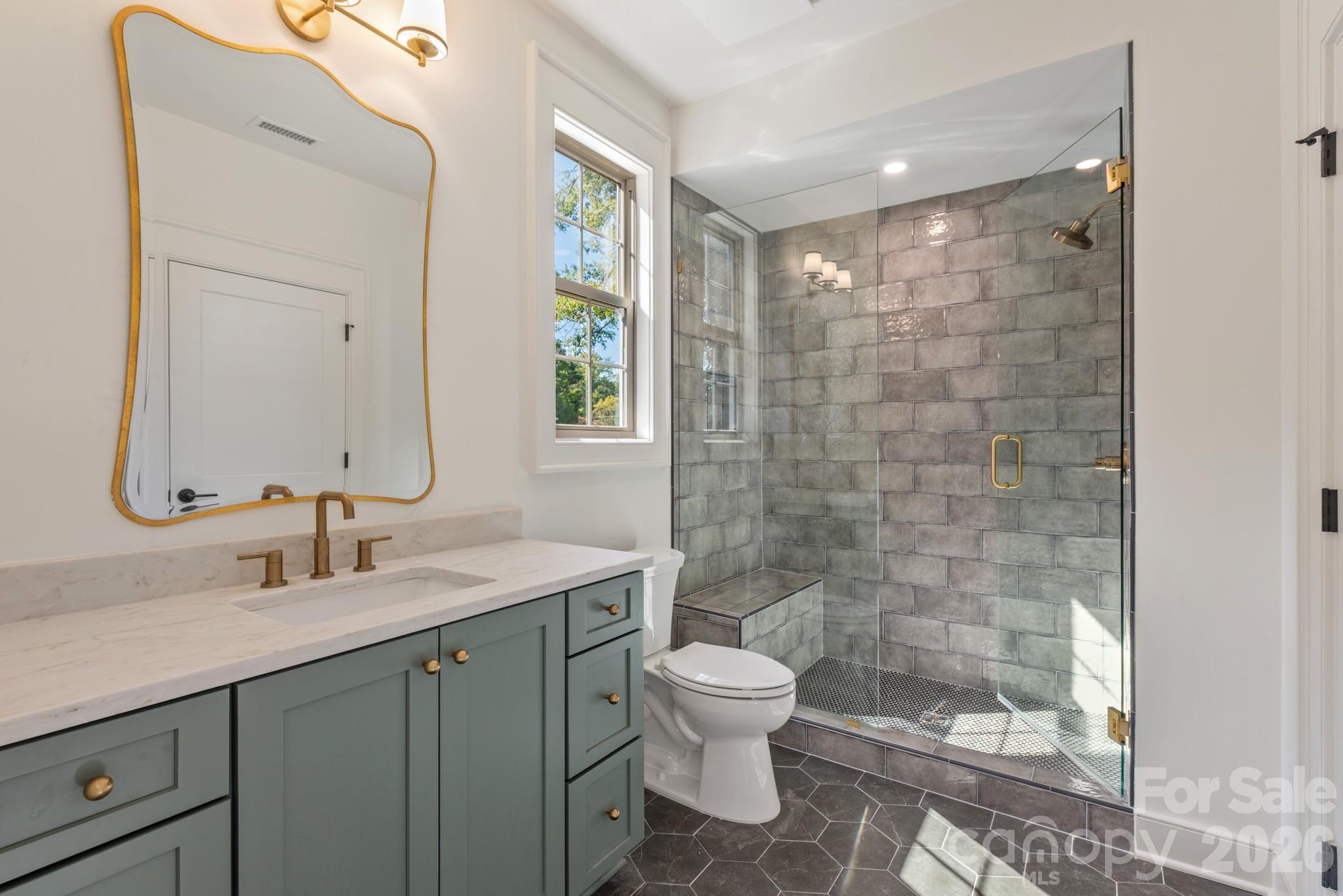 Full Bathroom - 4609 Rockford Court, Charlotte