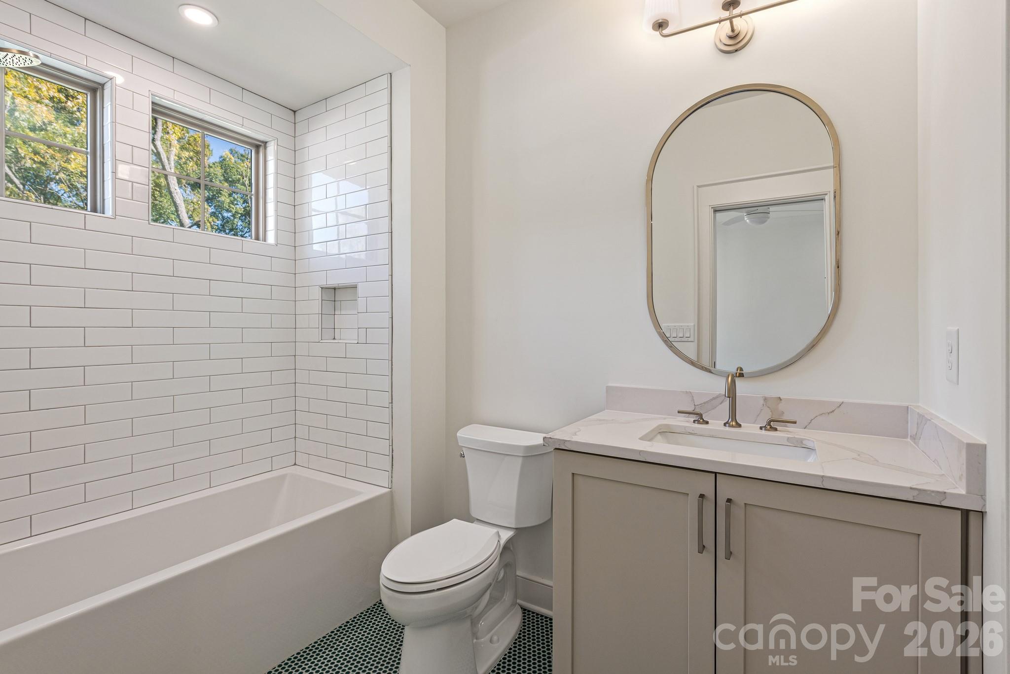 Full Bathroom - 4609 Rockford Court, Charlotte