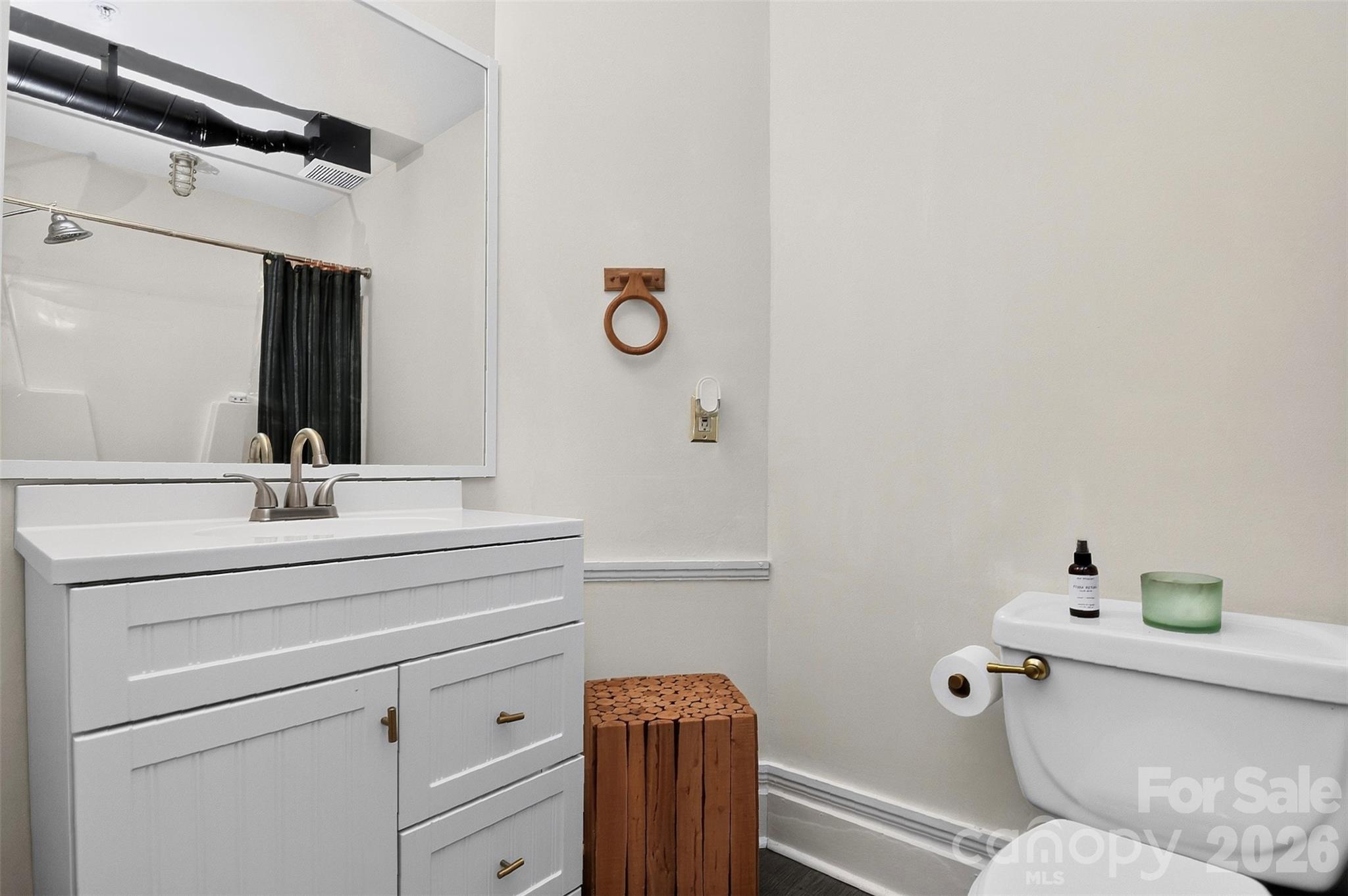 Condominium at 404 Laurel Avenue, Charlotte, photo 18 of 79