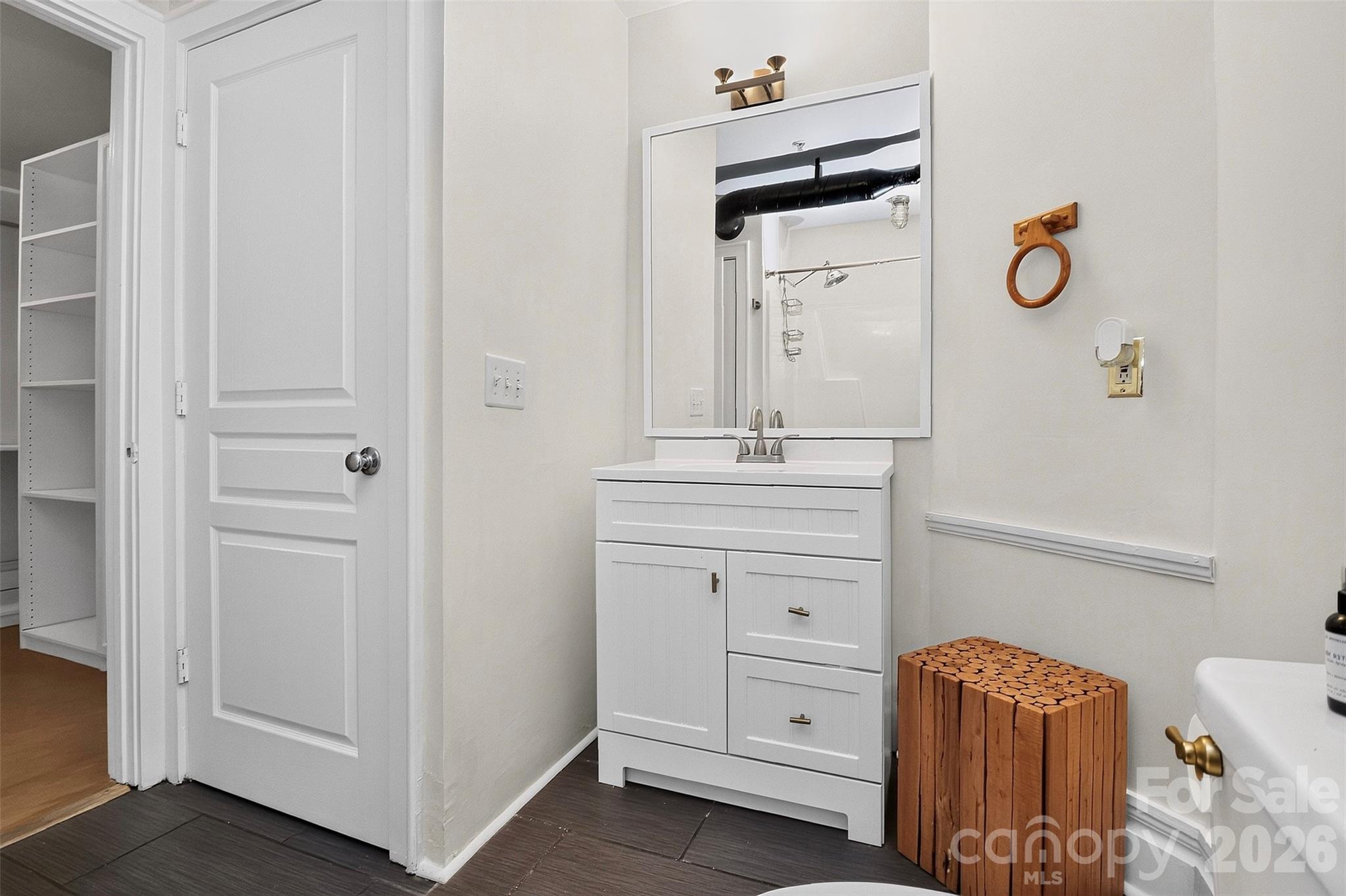 Condominium at 404 Laurel Avenue, Charlotte, photo 21 of 79