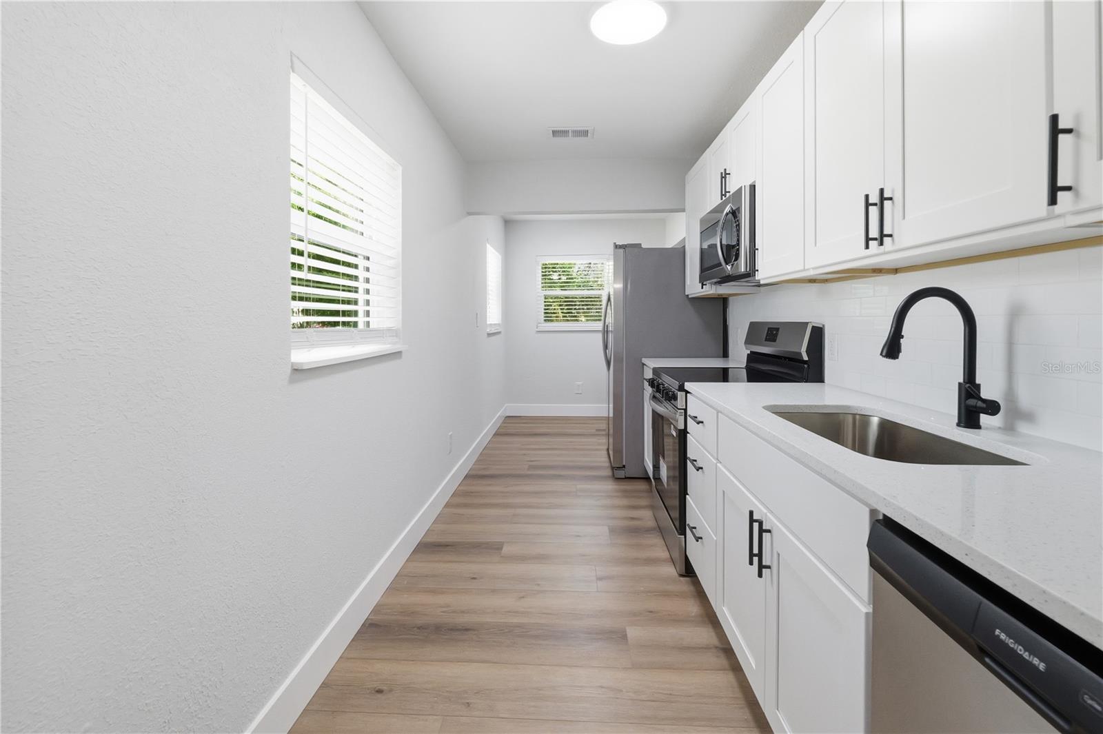 Single Family Residence at 705 E ESKIMO AVE, TAMPA, photo 5 of 20