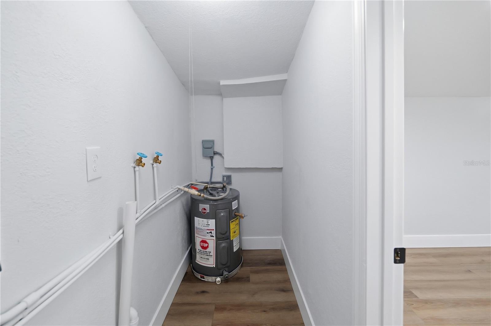 Single Family Residence at 705 E ESKIMO AVE, TAMPA, photo 13 of 20