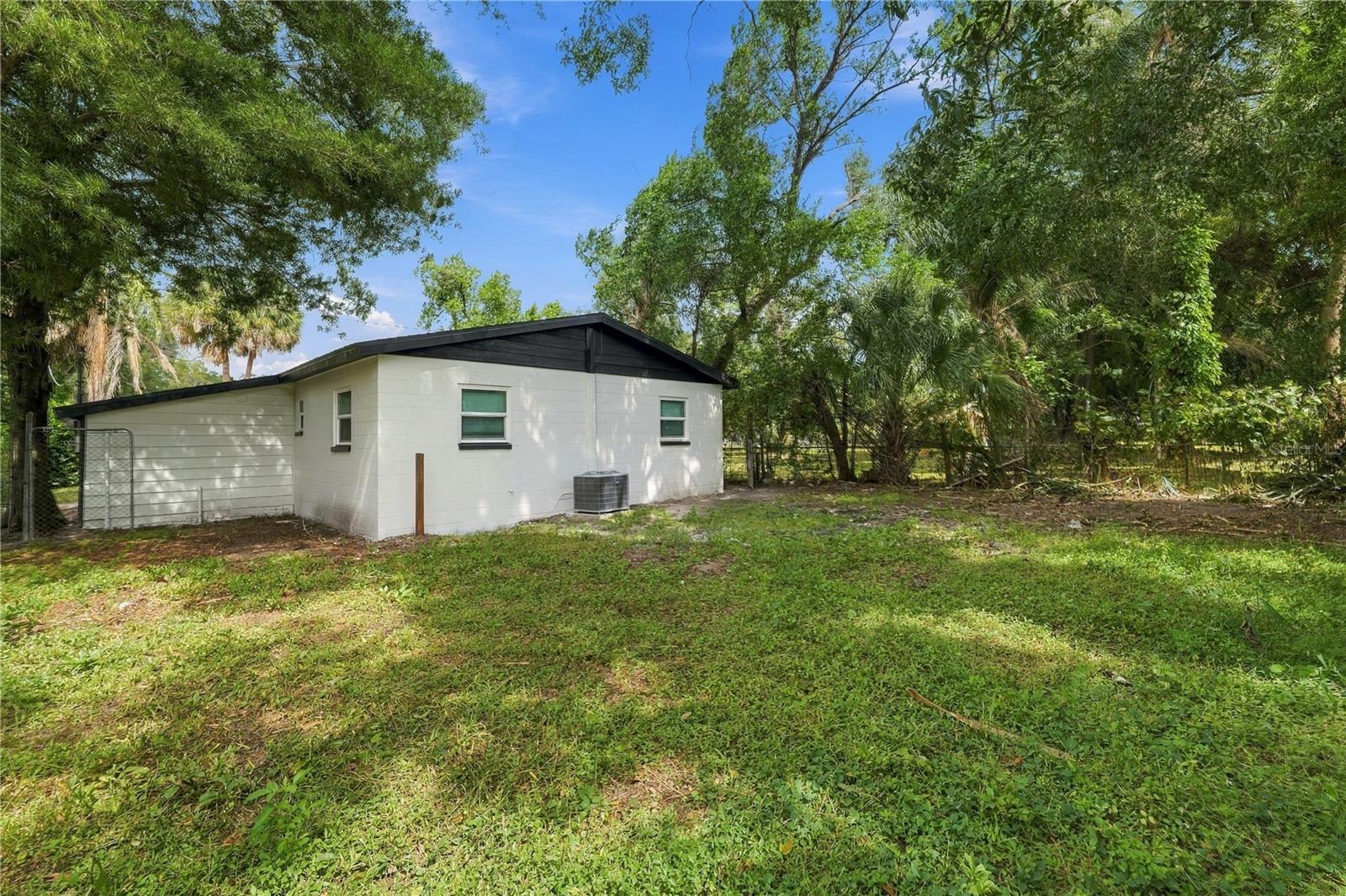 Single Family Residence at 705 E ESKIMO AVE, TAMPA, photo 14 of 20