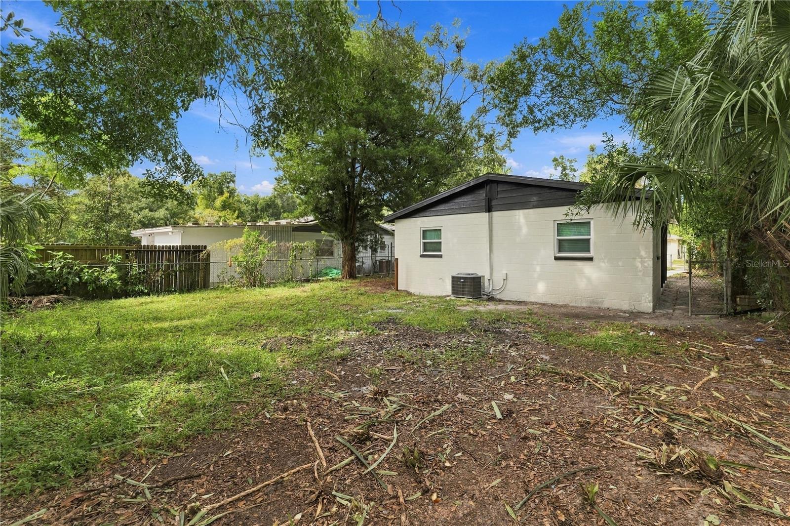 Single Family Residence at 705 E ESKIMO AVE, TAMPA, photo 15 of 20