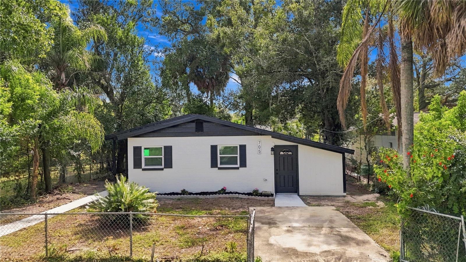 Single Family Residence at 705 E ESKIMO AVE, TAMPA, photo 16 of 20