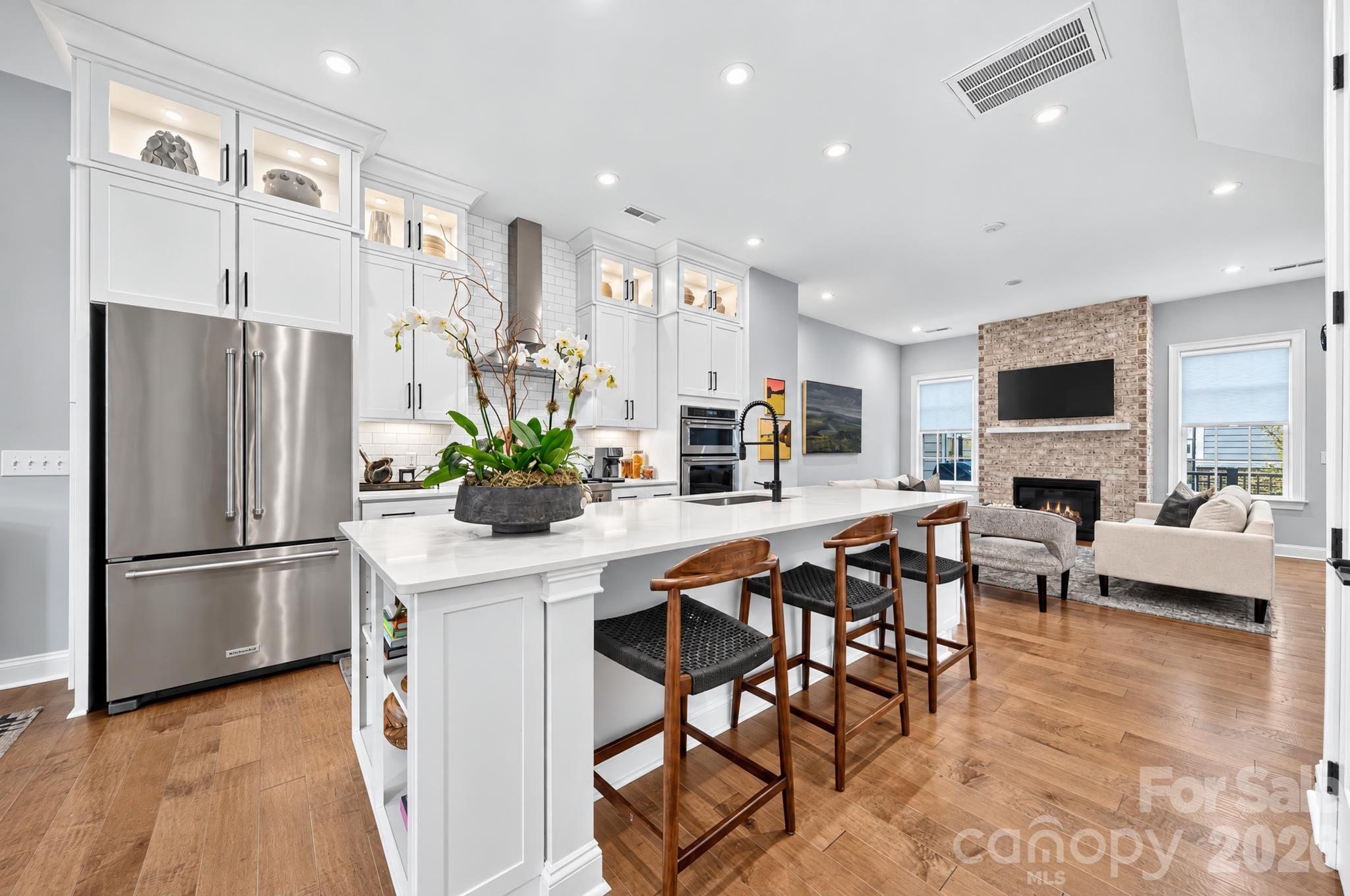 Main Living Perfection - 306 N Dotger Avenue, Charlotte