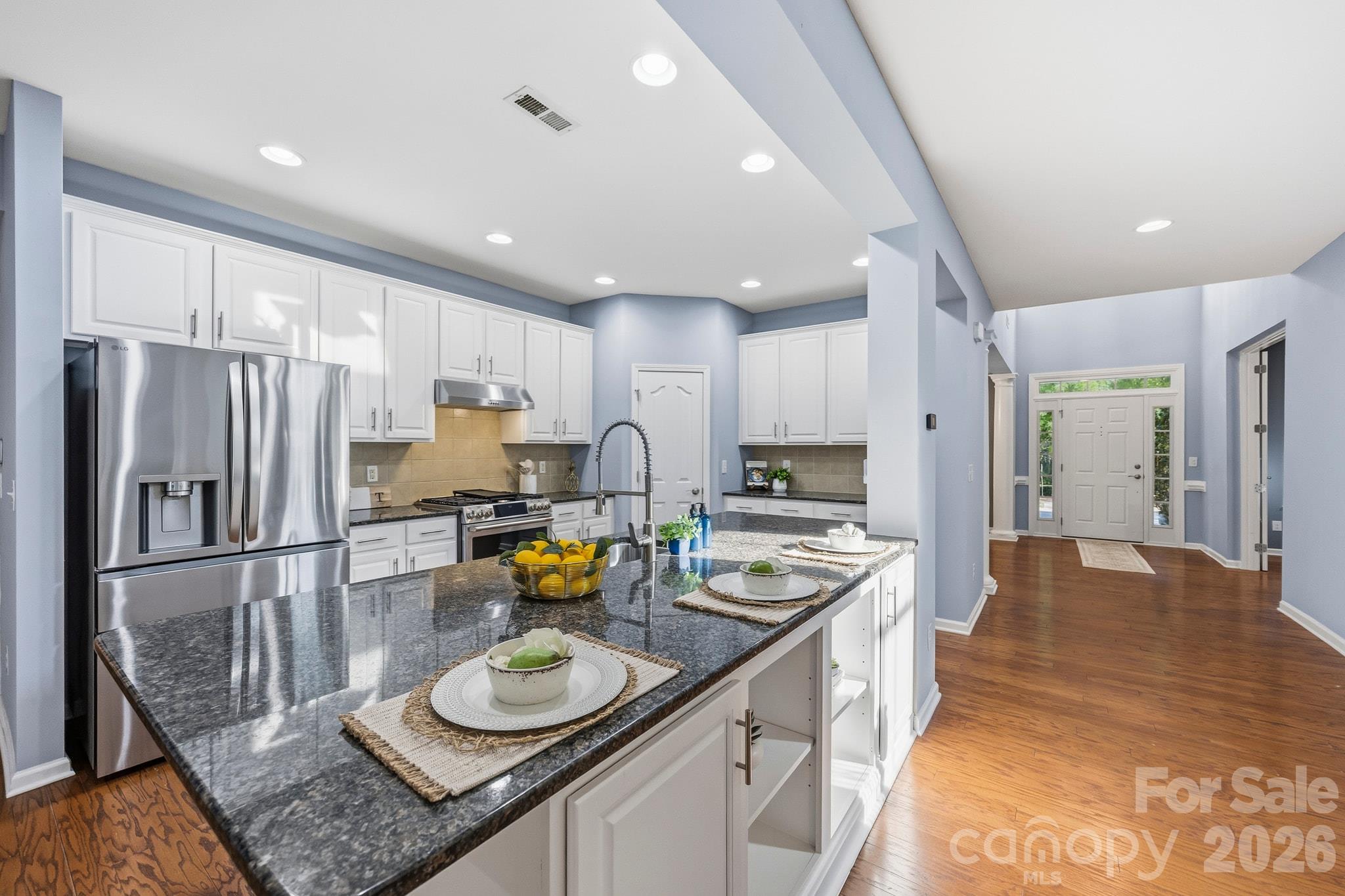 Single Family Residence at 4008 Chasebrook Lane, Waxhaw, photo 8 of 47