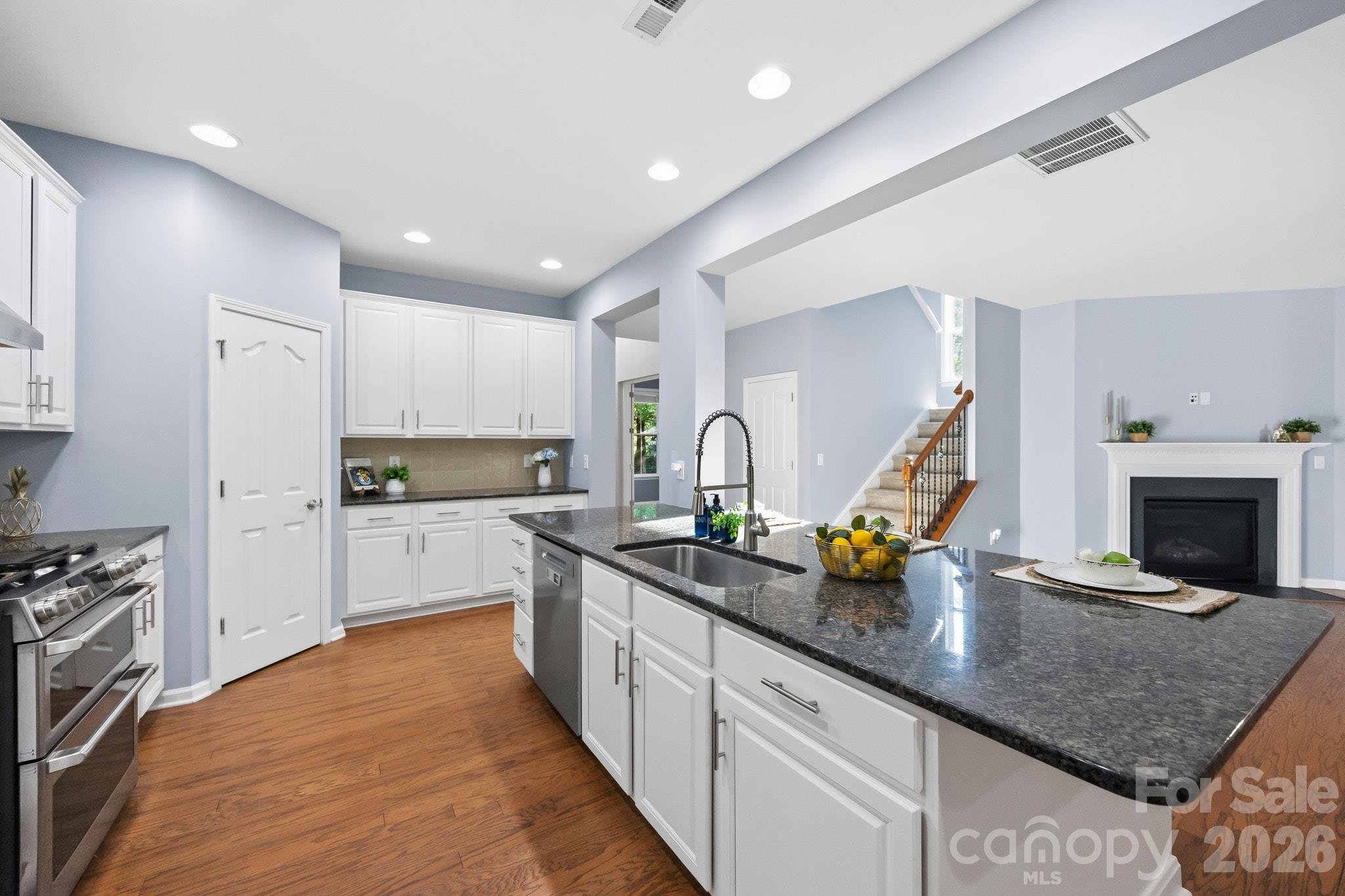 Single Family Residence at 4008 Chasebrook Lane, Waxhaw, photo 11 of 47