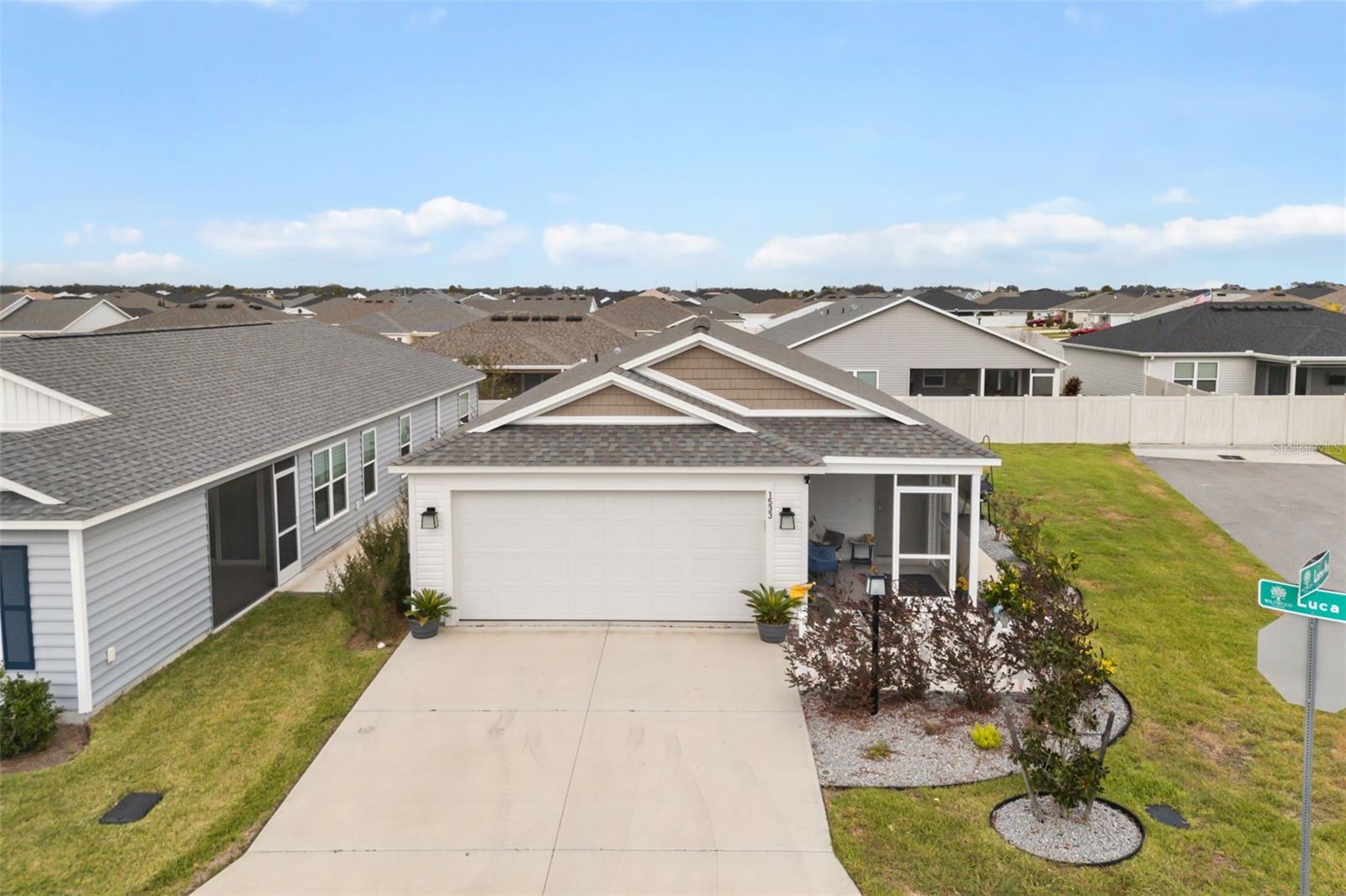 1533 LUCA LN