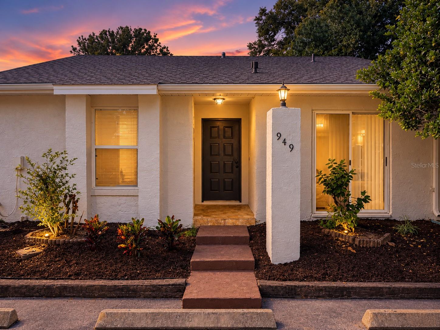 Townhouse at 949 PEBBLE CREEK CIR, ORLANDO, photo 2 of 21