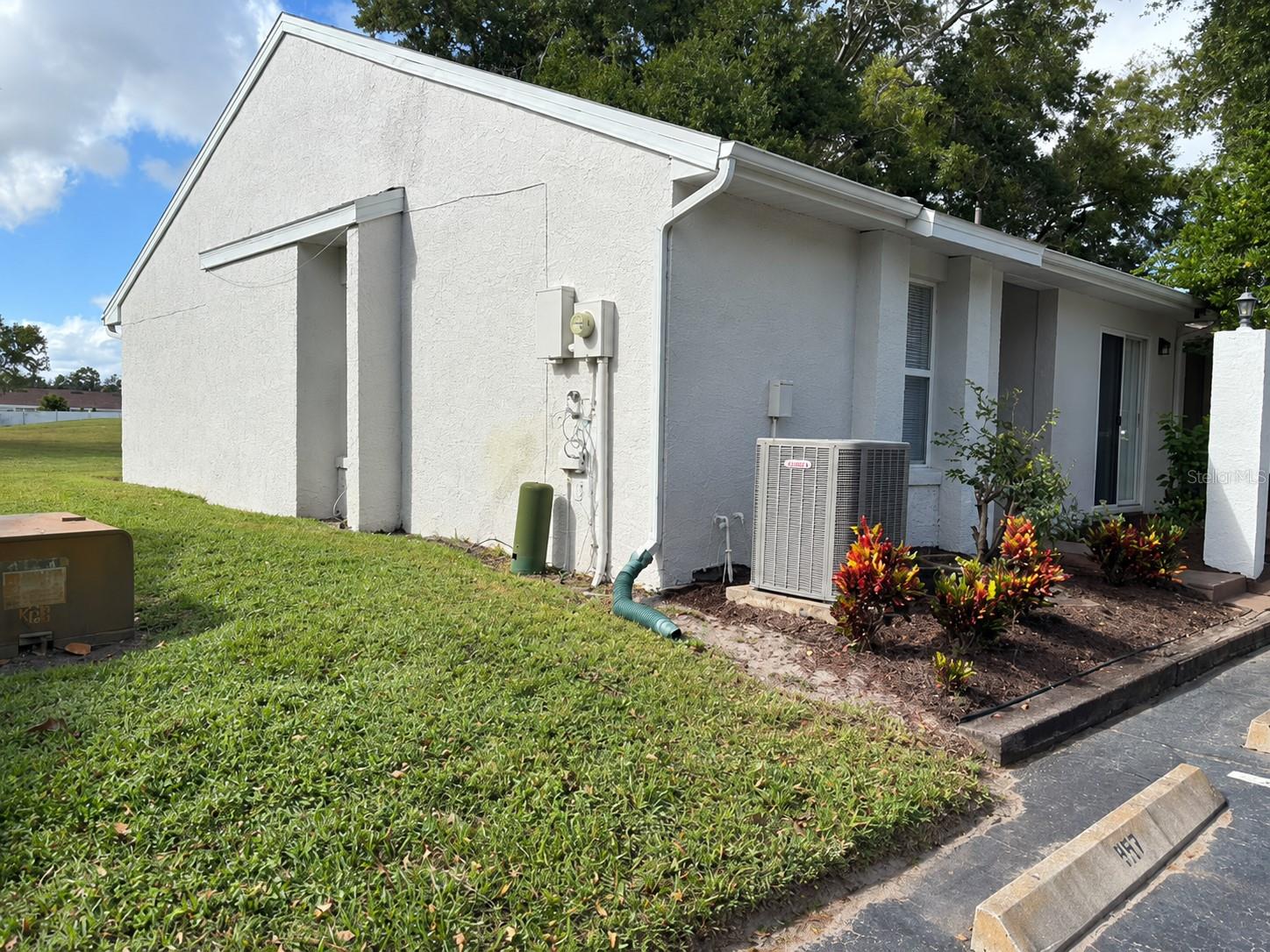 Townhouse at 949 PEBBLE CREEK CIR, ORLANDO, photo 4 of 21