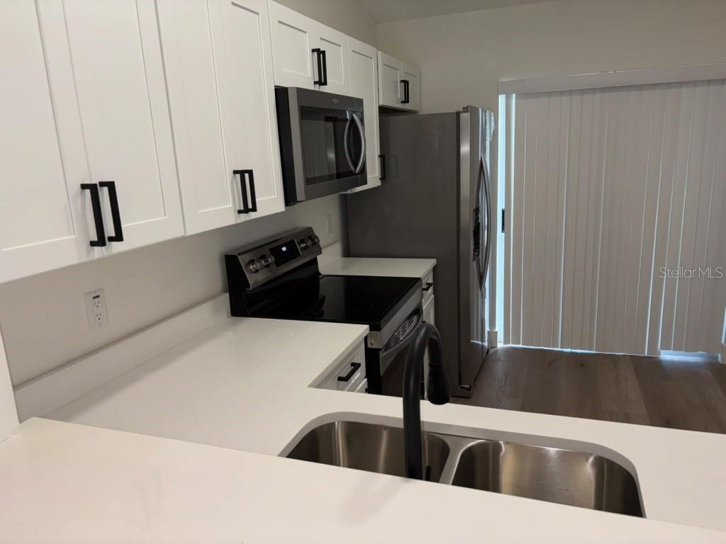 Townhouse at 949 PEBBLE CREEK CIR, ORLANDO, photo 6 of 21