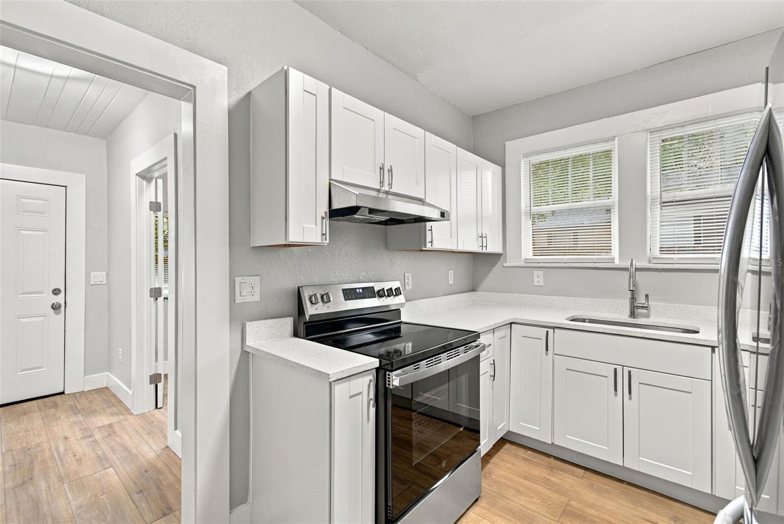 New Appliances - 1225 E OSBORNE AVE, TAMPA