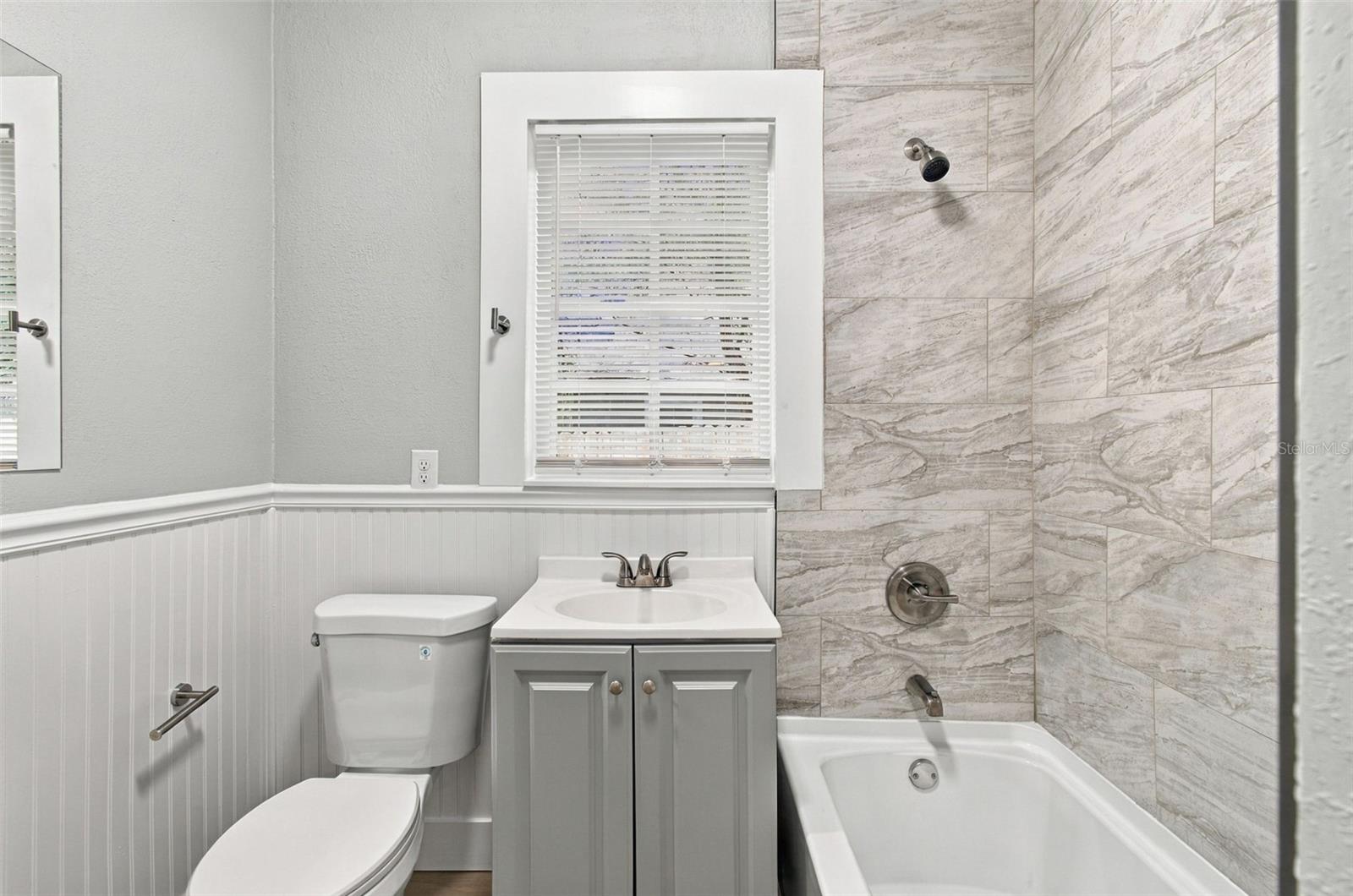Full Bathroom - 1225 E OSBORNE AVE, TAMPA