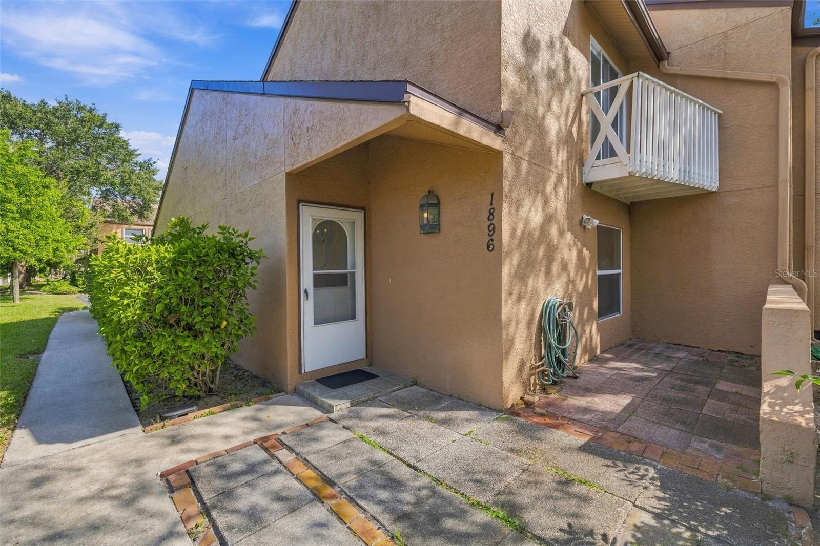 1896 CLEARBROOKE DR
