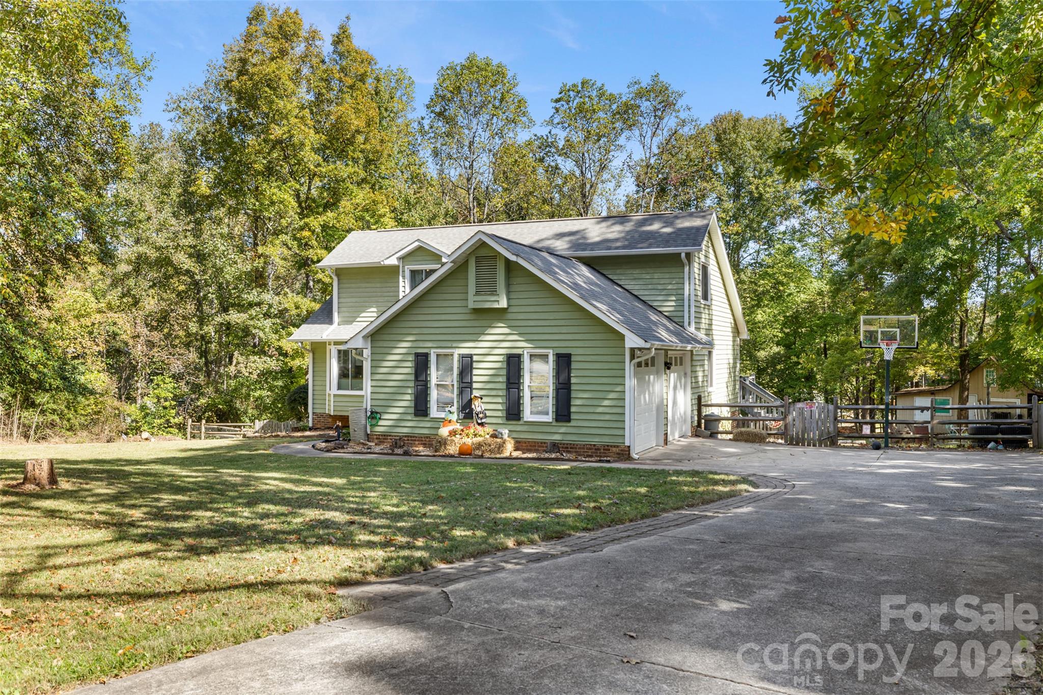Single Family Residence at 4644 Hickory Grove Road, Mount Holly, photo 6 of 47