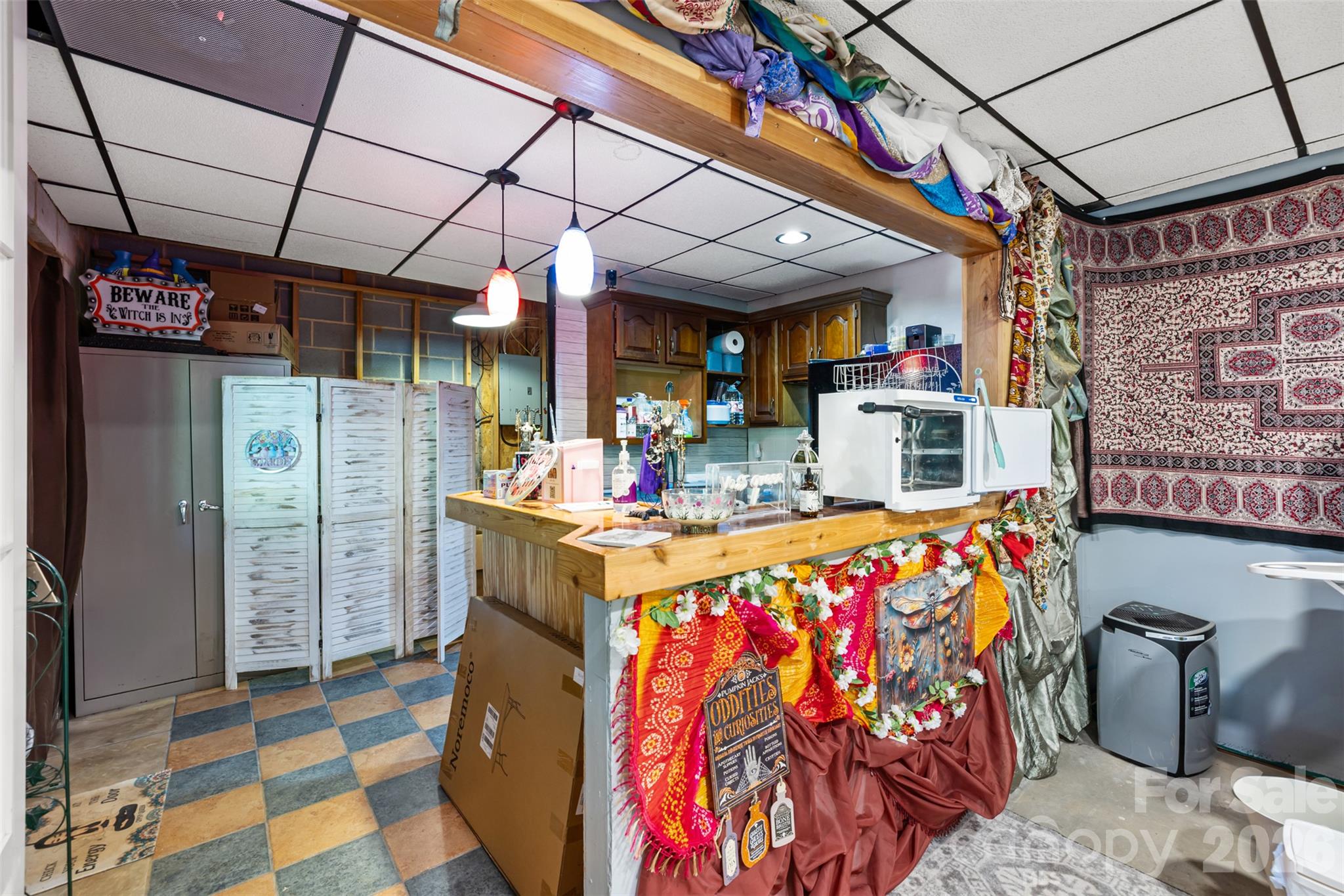 Wet Bar Basement - 4644 Hickory Grove Road, Mount Holly