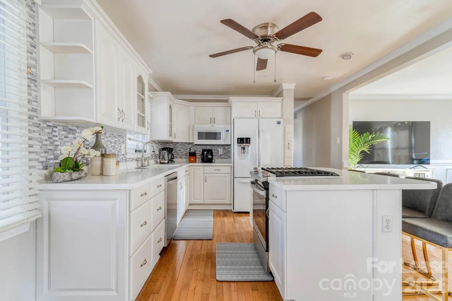 Single Family Residence at 3117 Smith Farm Road, Matthews, photo 24 of 29