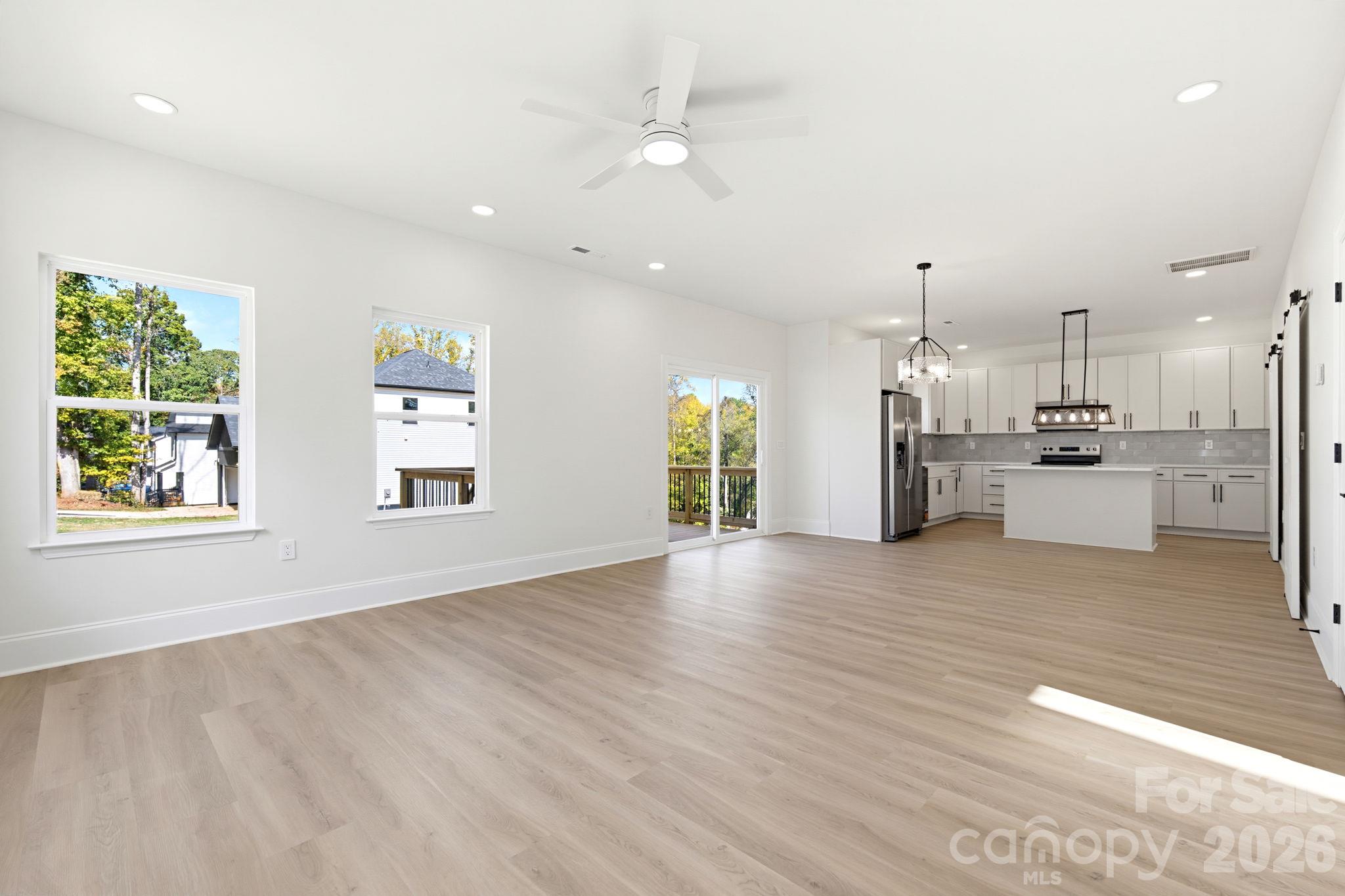 Single Family Residence at 1524 Wedgedale Avenue, Statesville, photo 12 of 43