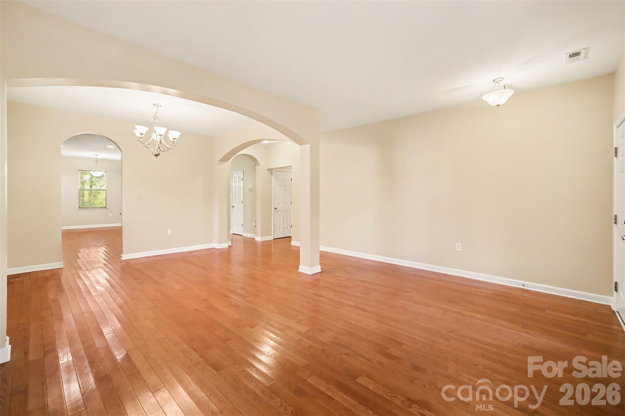 Beautiful archway -Living room/open dining room - 1364 Bottle Brush Lane, Harrisburg
