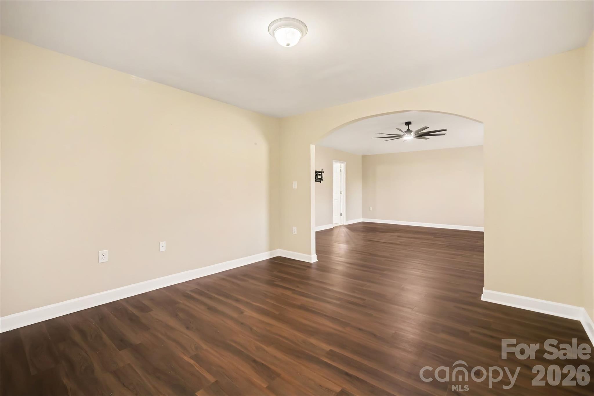 Master suite and sitting area - 1364 Bottle Brush Lane, Harrisburg
