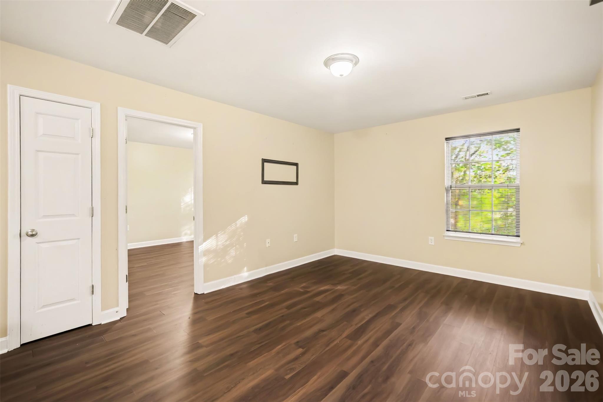 Spacious loft - 1364 Bottle Brush Lane, Harrisburg